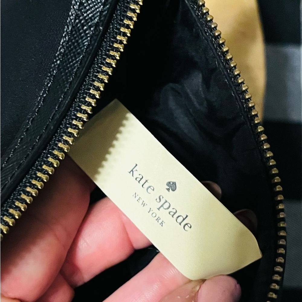 KATE SPADE Cosmetic Case - Picture 7 of 8